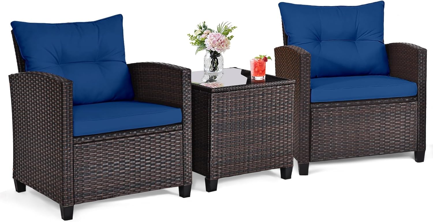 Outdoor Furniture Rattan - ネイビーブルーの籐製ウィッカー3ピース屋外ビストロセット、クッション付き籐製椅子とガラス製コーヒーテーブル付き、耐候性のある家具、フロントポーチ、バルコニー、庭、デッキ、プールサイドに最適